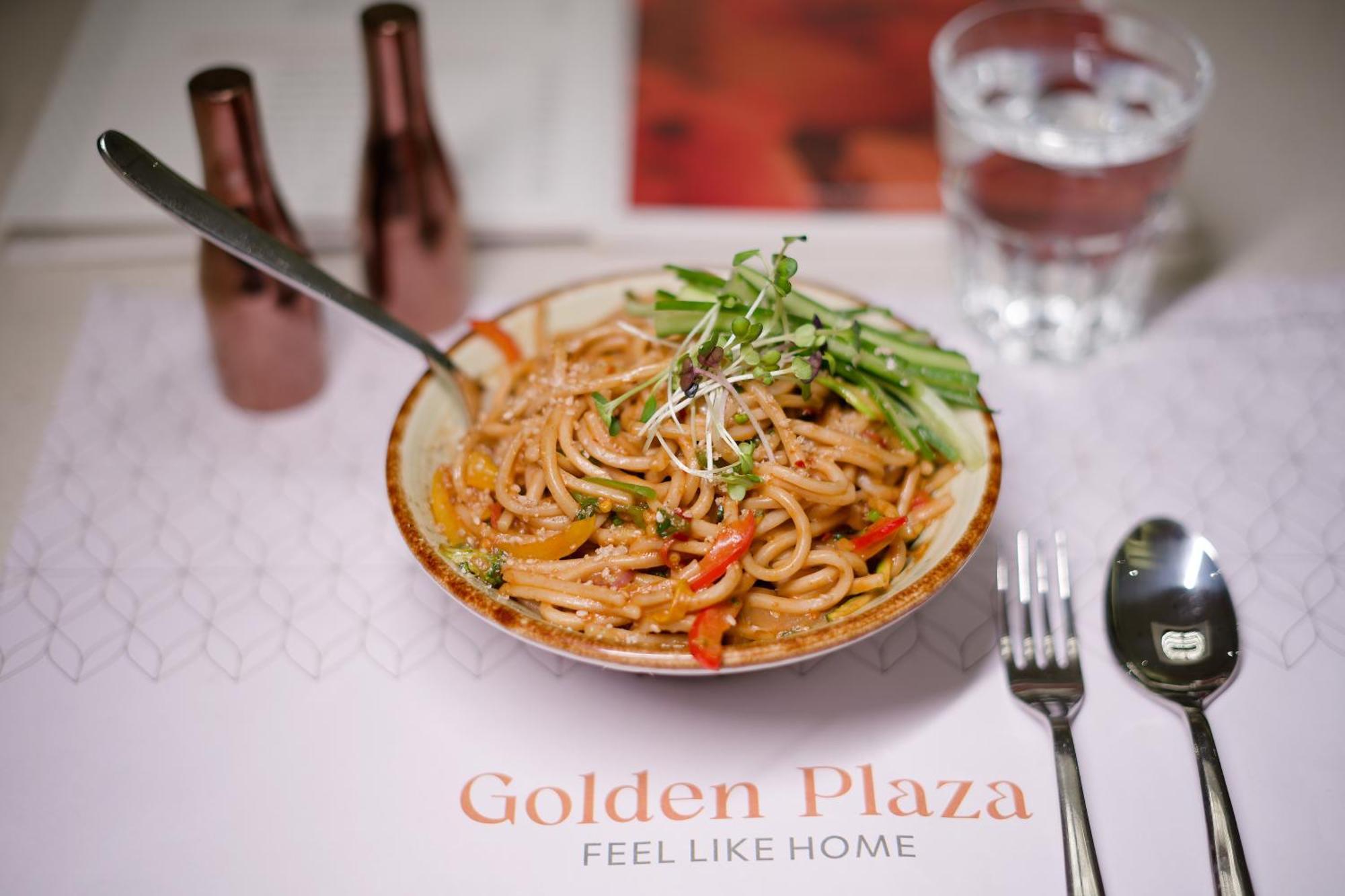 Golden Plaza Ξενοδοχείο Αχμπανταμπάντ Εξωτερικό φωτογραφία