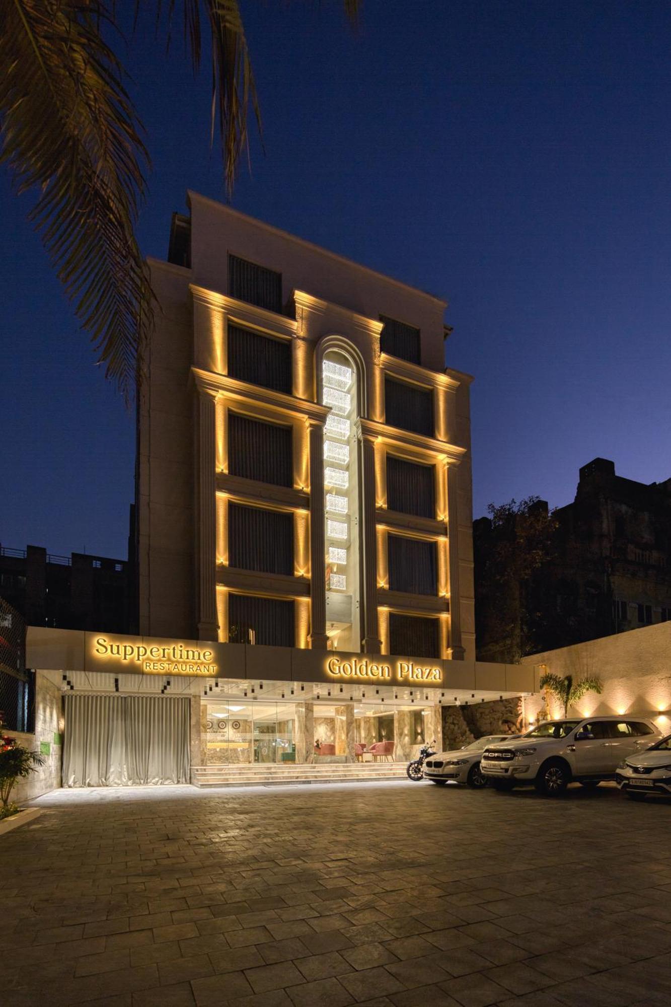 Golden Plaza Ξενοδοχείο Αχμπανταμπάντ Εξωτερικό φωτογραφία